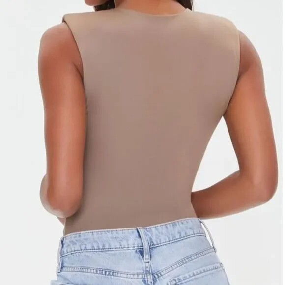 Lulus sleveless bodysuit shoulderpads beige light moka size S‎ - Picture 4 of 8